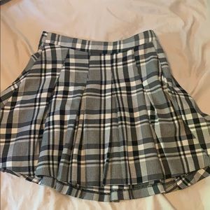 Plaid black and white skirt